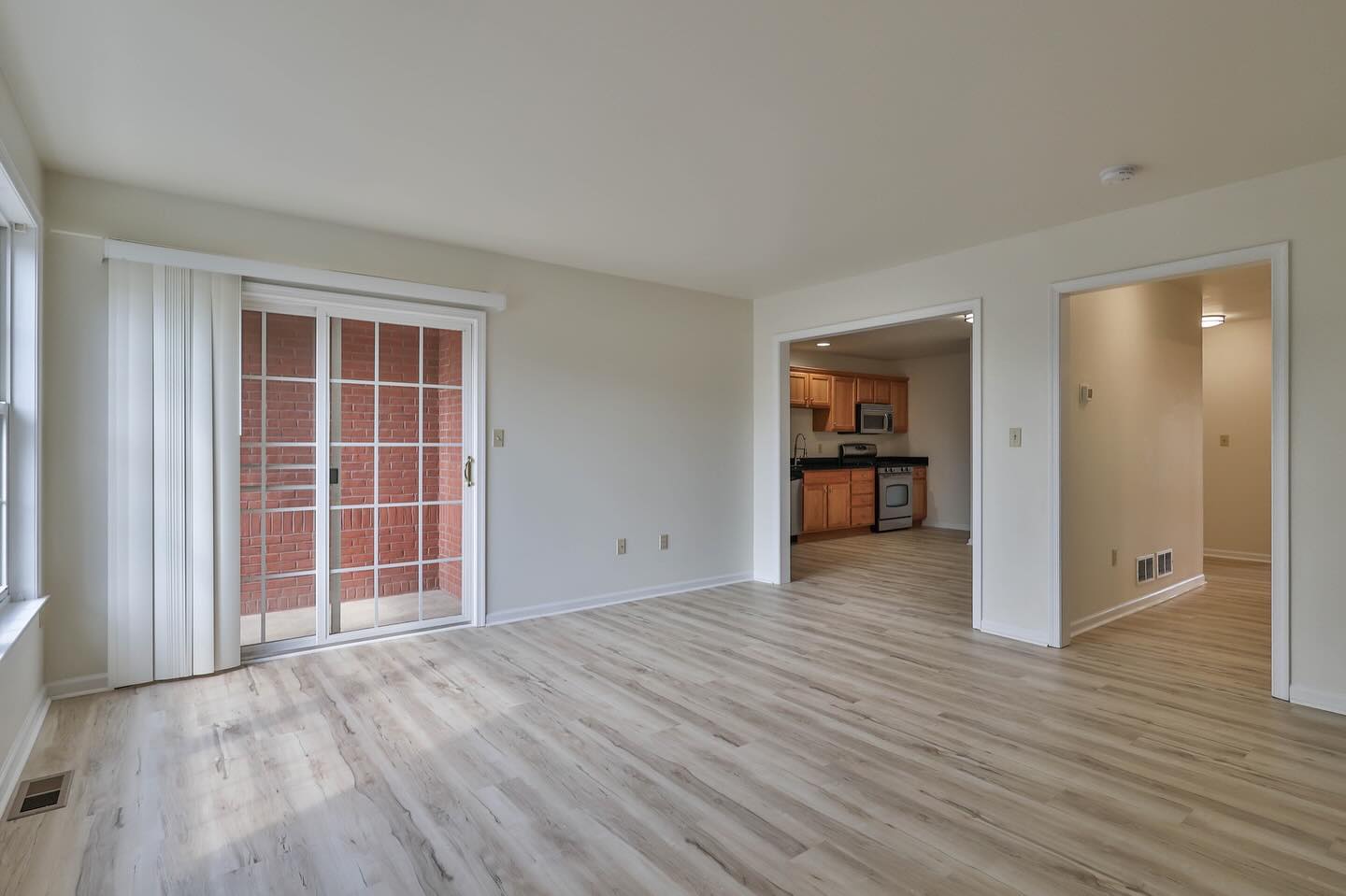 Cyrus Akadia - Image 7